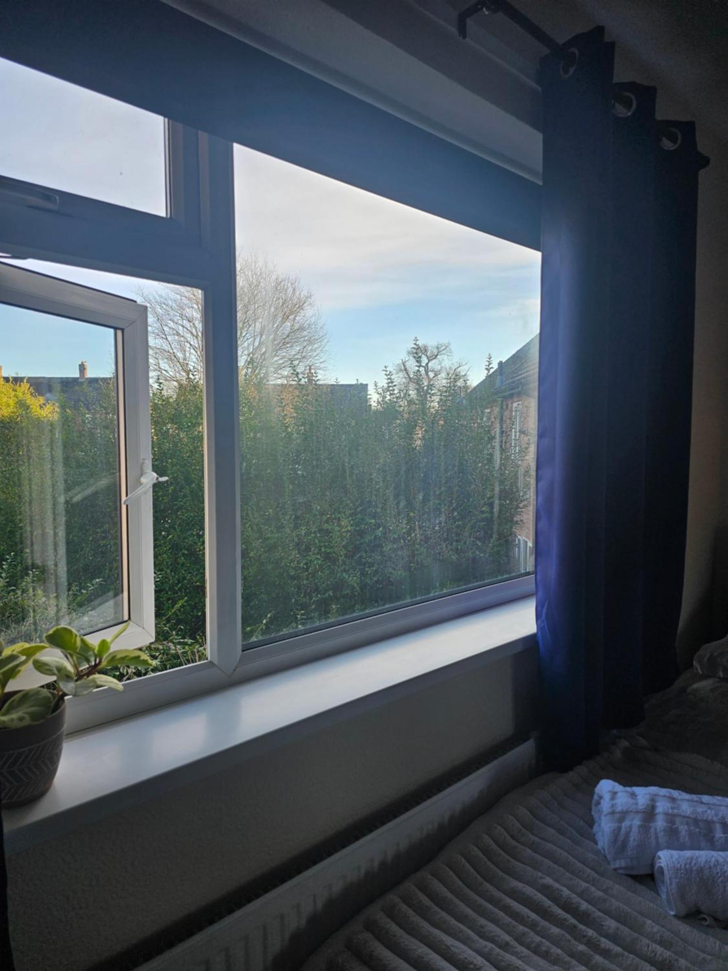 Double Bedroom Located Close To Manchester Airport 위더셔 외부 사진