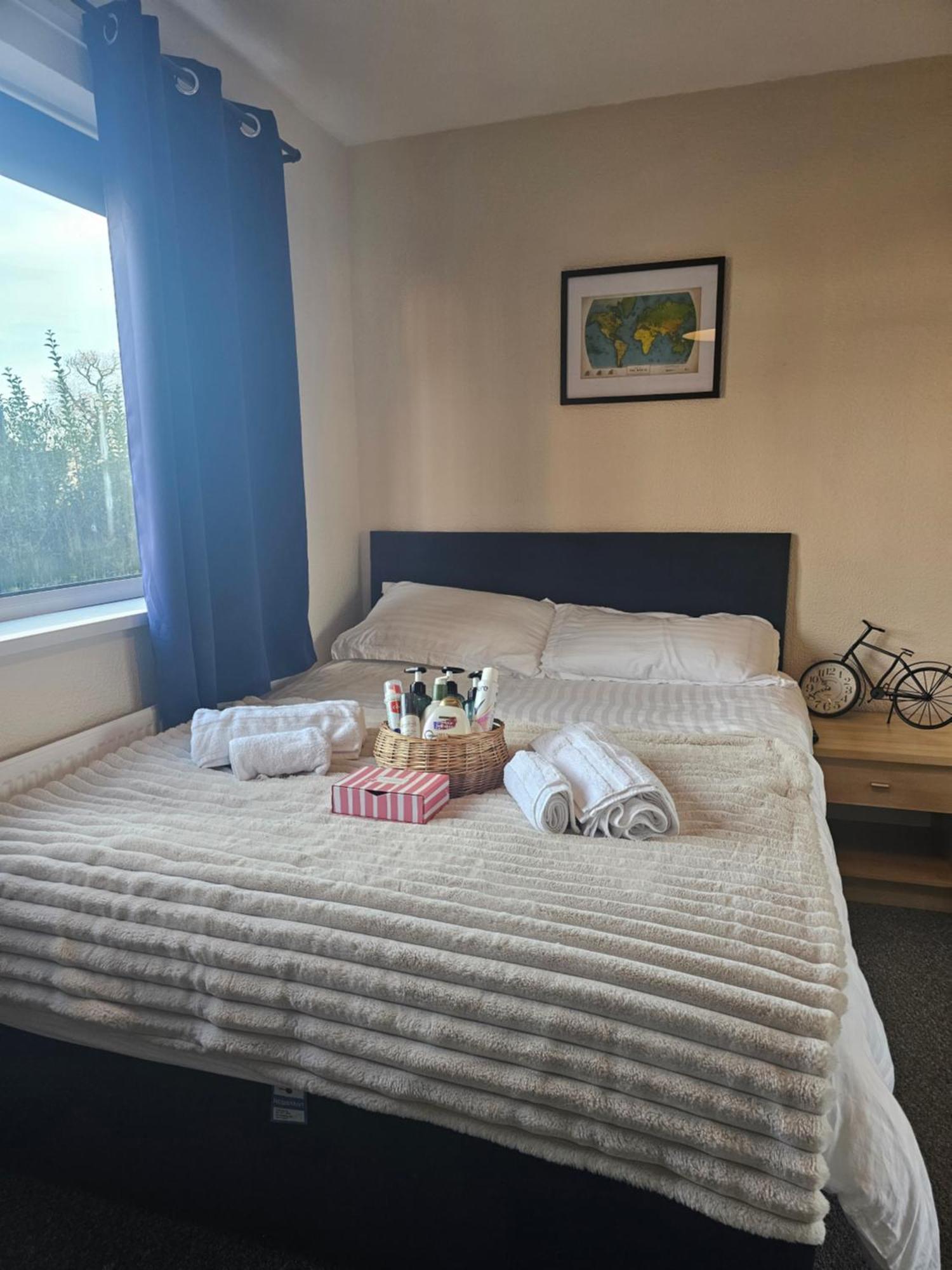 Double Bedroom Located Close To Manchester Airport 위더셔 외부 사진